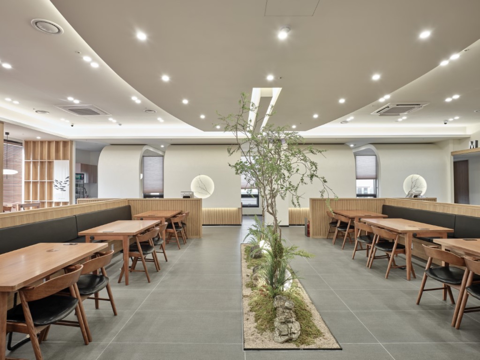 마파람 구서본점 복도 장식